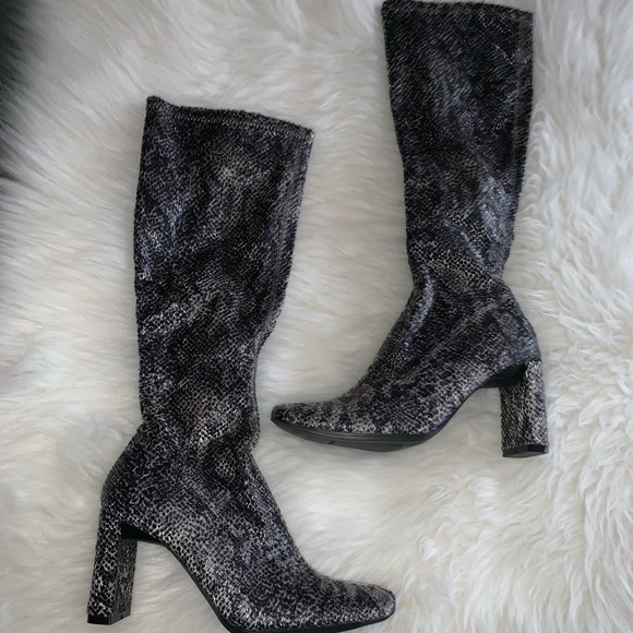Python snakeskin print stacked heel boots - Picture 1 of 6